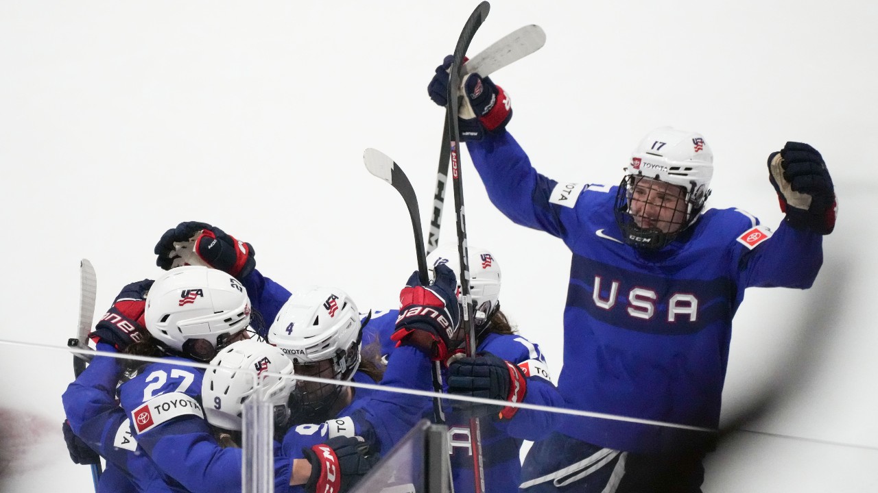U.S. wins physical affair over Canada, carries momentum into quarterfinals