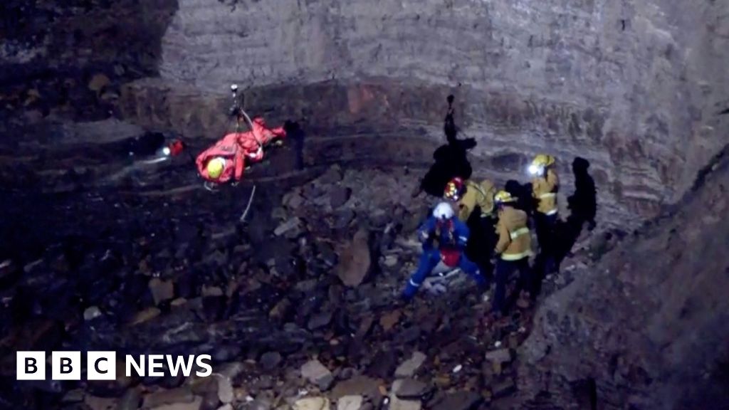 Video shows air rescue after man falls from cliff in LA